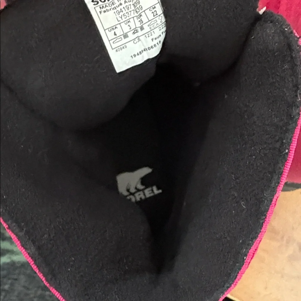 Sorel Whitney ll Quilted Snow Boots Size 4
